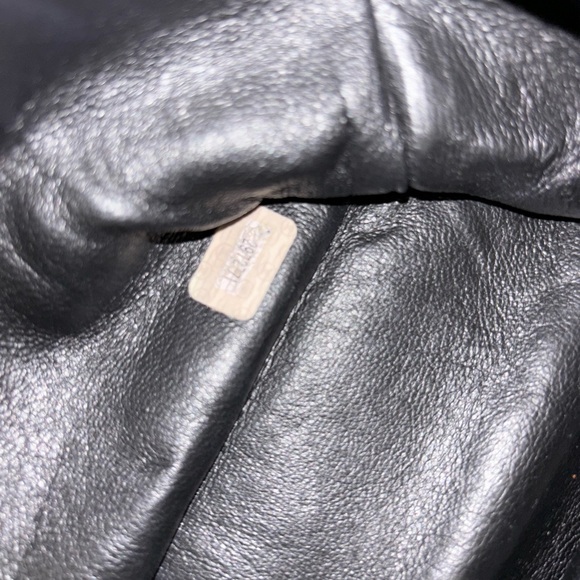 Vintage Chanel!!! Buy this Authentic CHANEL large lambskin shopping tote - Picture 4 of 16